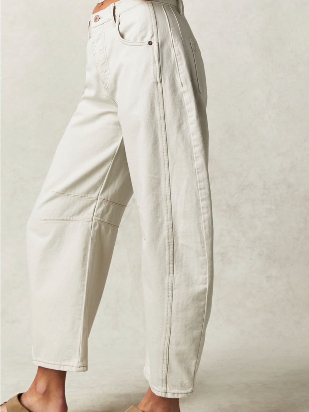 NWT Free People Good Luck Mid Rise Barrel Jeans in Milk Cream - Picture 3 of 6